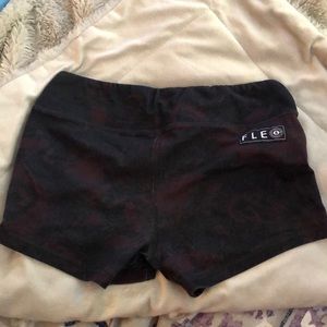 Women’s fleo/ doughnuts & deadlifts Merlot shorts